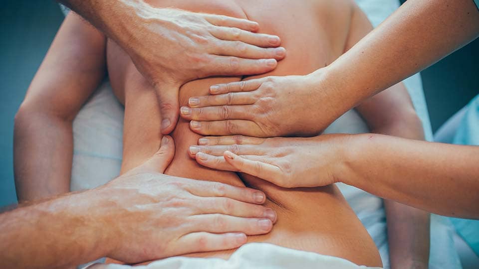 Read more about the article “Four Hand Massage” এর উপকারিতা The Benefits of four hand massage